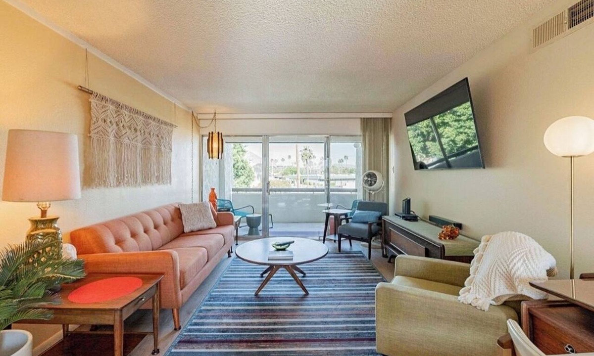 Monte Vivienda Condo | Vintage condo & views! Retro Vibe in Old Town with heated & cooled-pool & spa