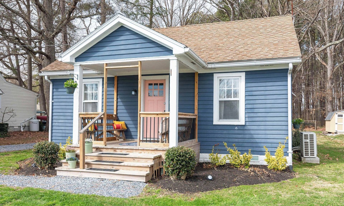 Tilghman House | Vintage Pet-Friendly Cottage | Tilghman Island