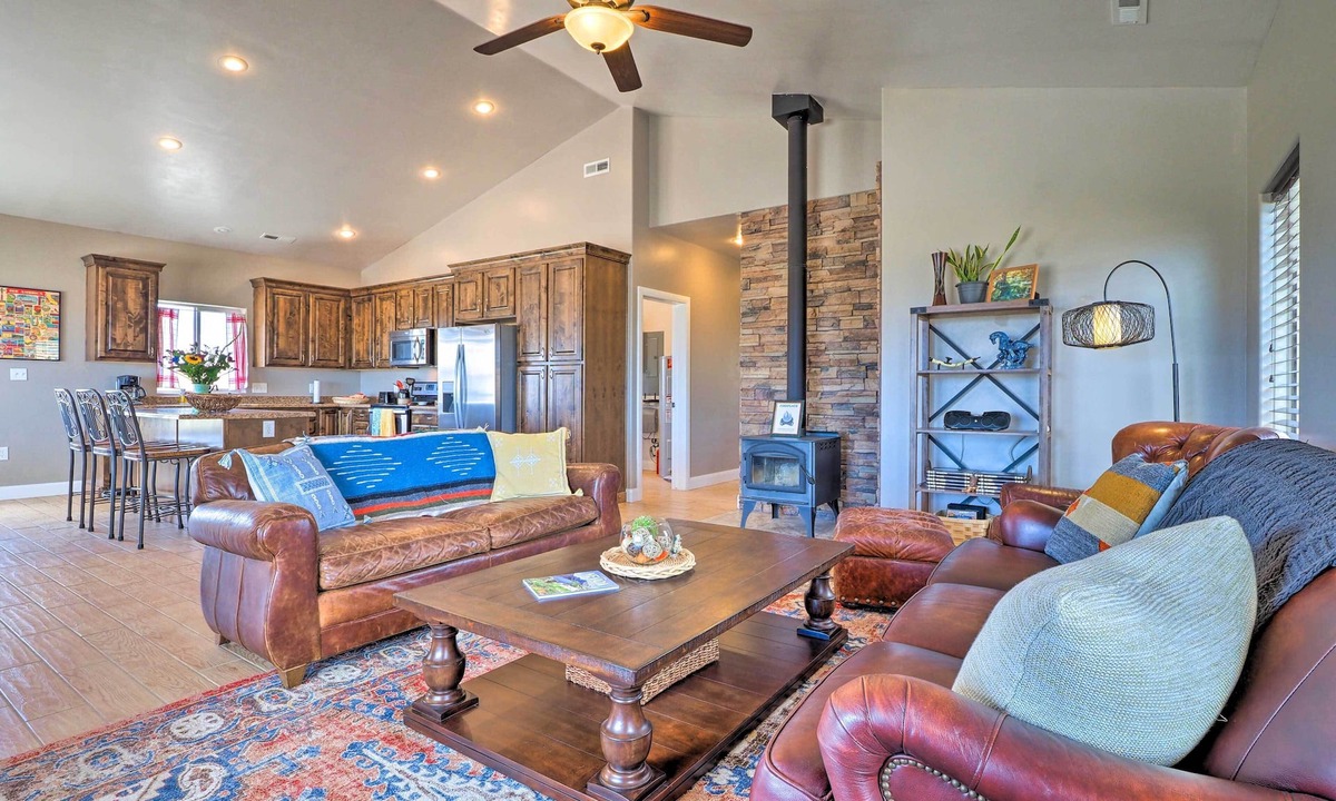 Pioche House | Vista Grande, spacious property, 1 Mi to Main St