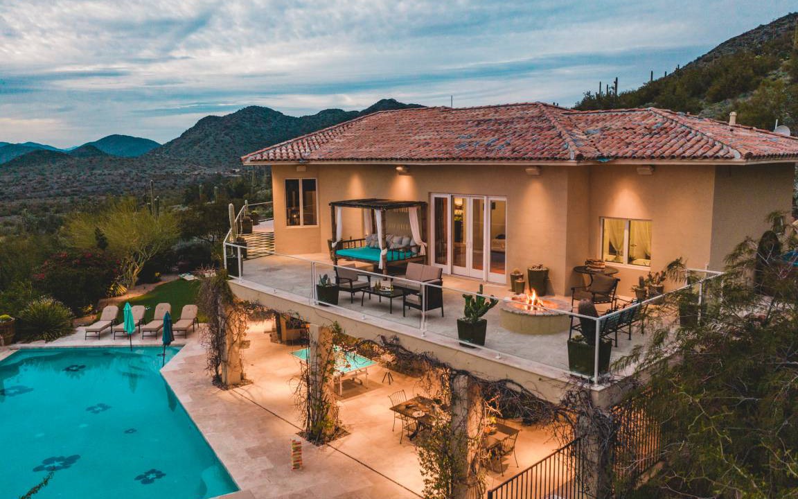 Cave Creek House | Vista Verde by AvantStay Isolated Villa w/ Tennis Court, Pool, Fire pit!