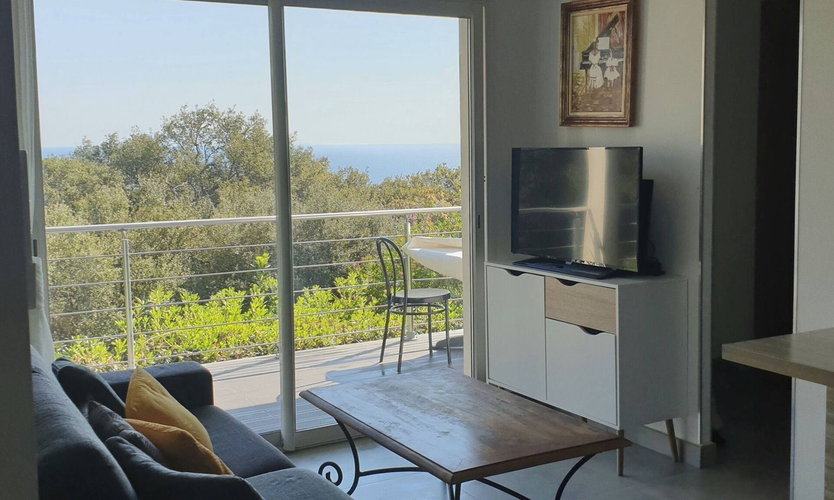 Bastia Apartment | Vue mer et Calme Pour ce Grand rez de Jardin