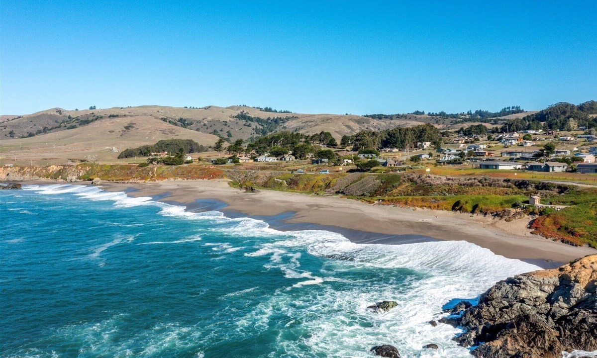 Sereno del Mar House | Walk to Beach! Game Room & Dog~Friendly~Bodega Bay Sonoma Coast Beach House