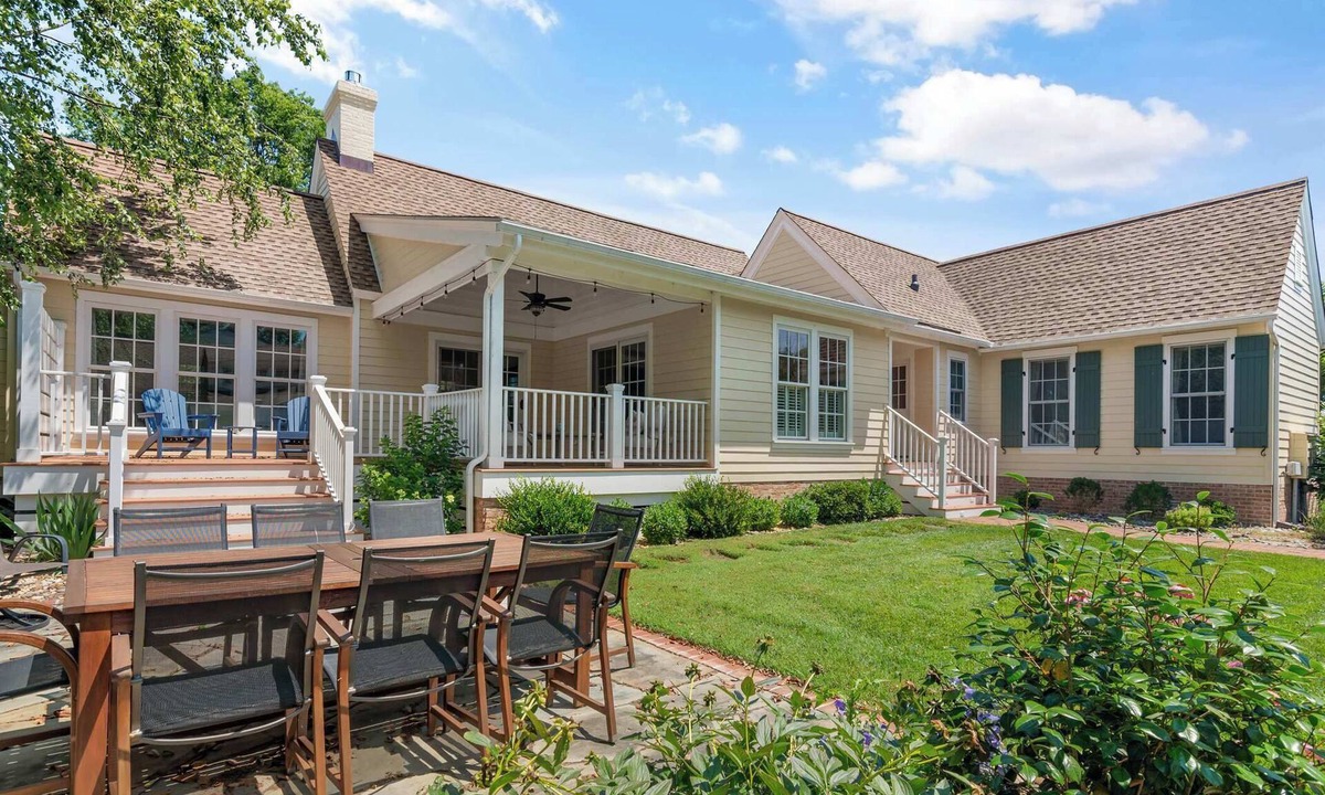 Oxford House | Walk to Waterfront Cozy Oxford Cottage