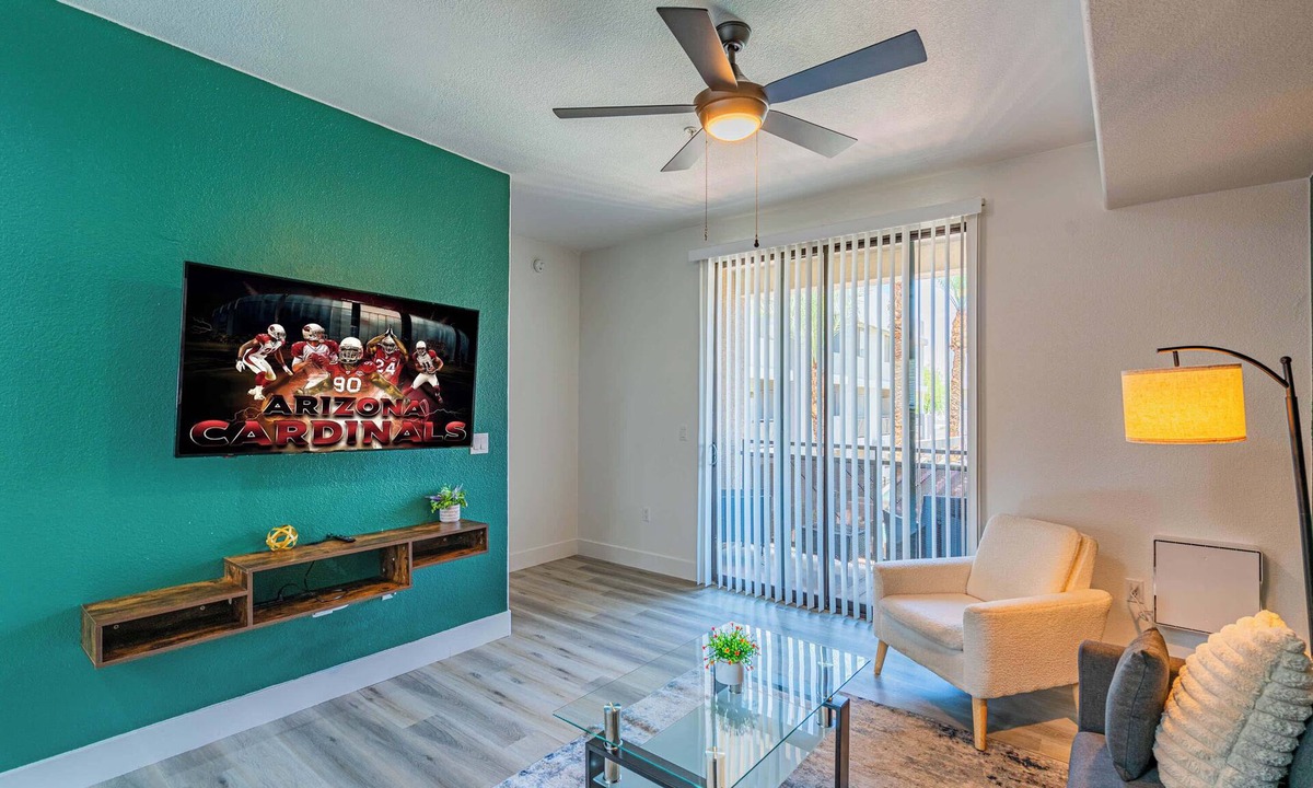 Glendale Sports and Entertainment District Apartment | Walk To Westgate, Pool, Gym, WD & Free Parking