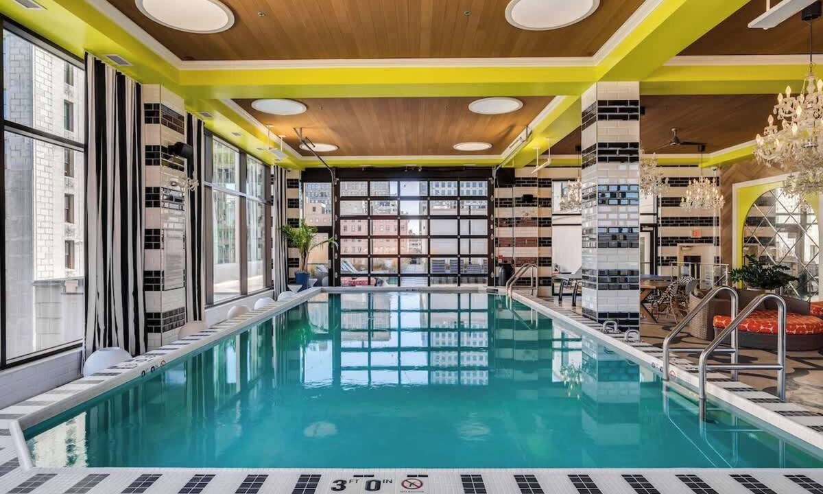 Downtown Cincinnati Apartment | Walkable Resort Style Downtown 2 Bed