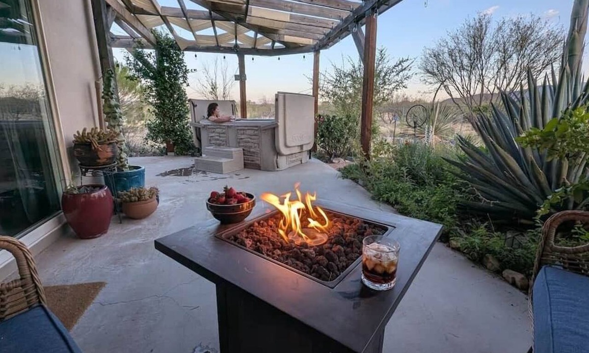 Cochise House | Watch the sunset from a private hot tub!