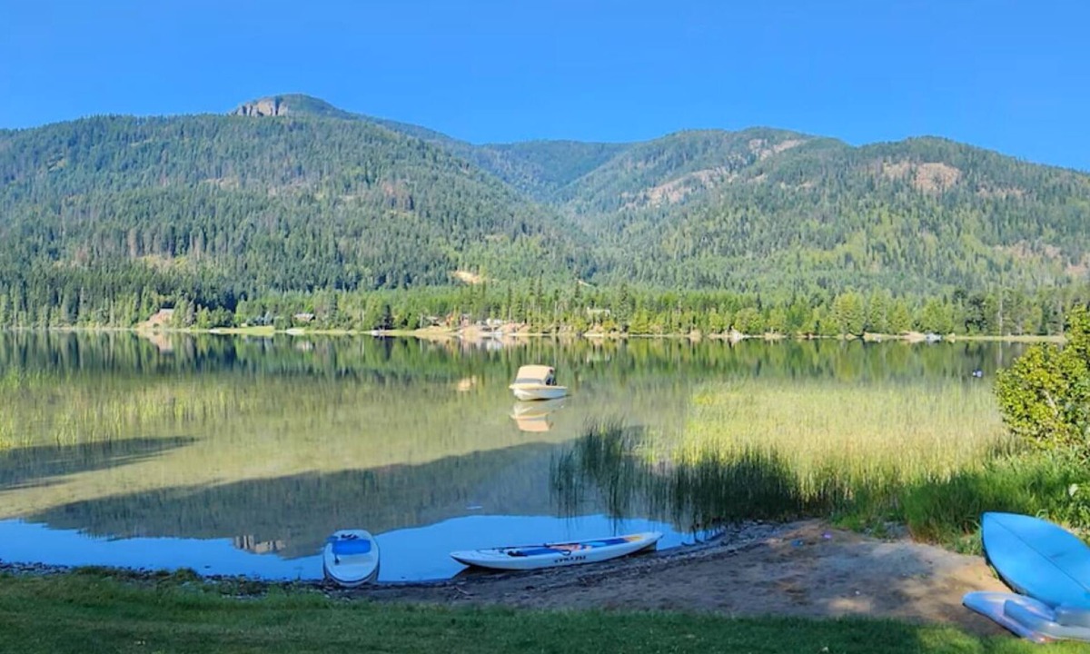 Troy Cabin | Waterfront Bull Lake Cabin 4BR with Stunning Views & Private Access