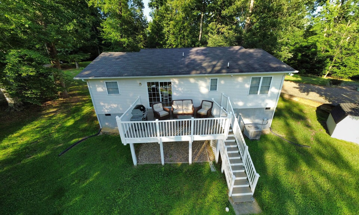 Mineral Cottage | Waterfront Cottage with Beach and Boat Dock
