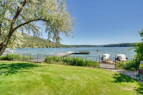 Tumtum House | Waterfront Deck w/Fire Pit: Lake Spokane Gem!