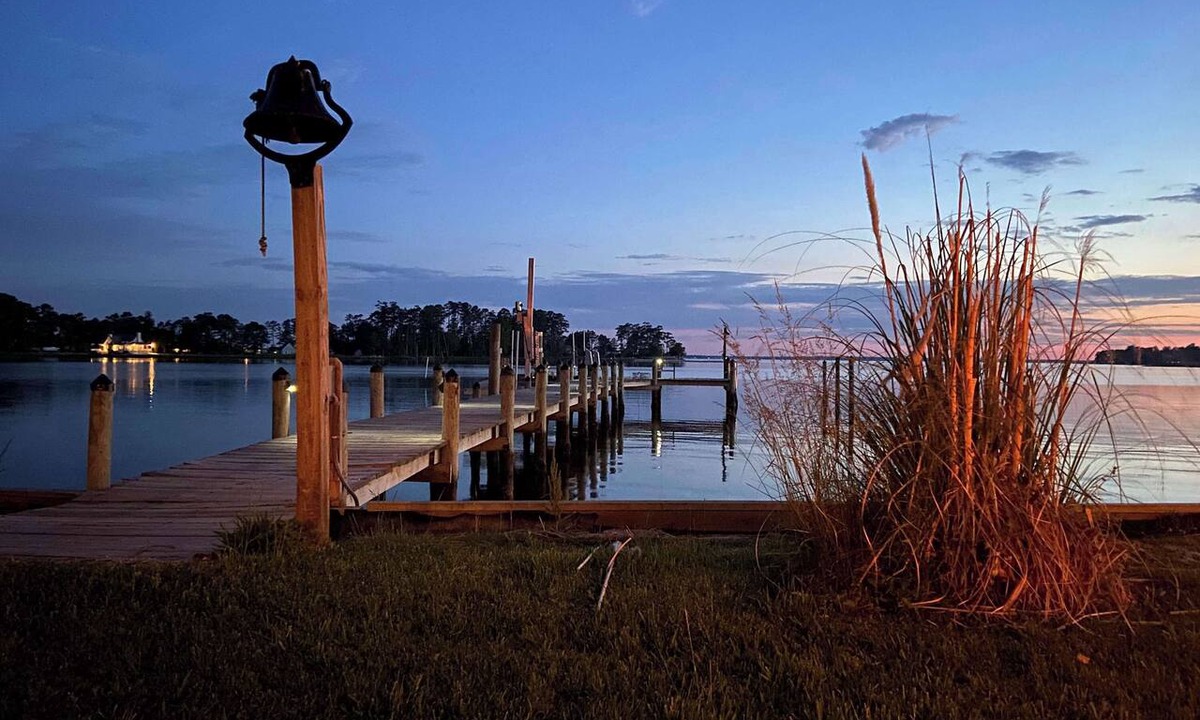 Windmill Point House | Waterfront Hot Tub Beach Dock Kayaks