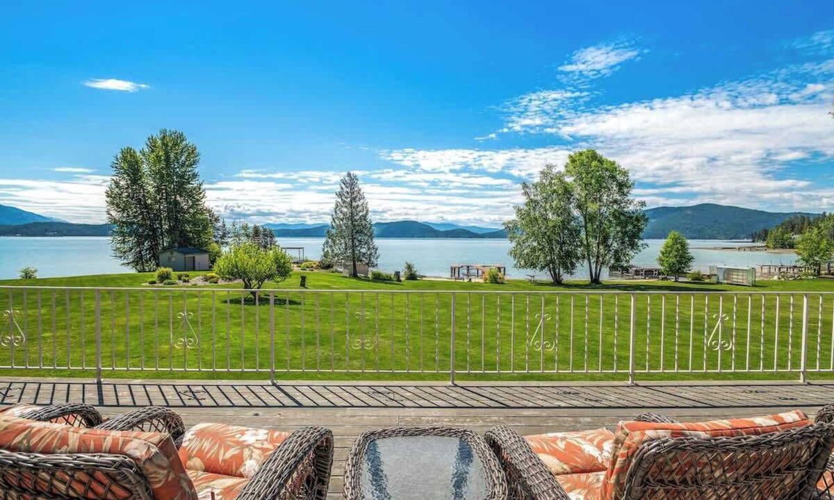 Sandpoint House | Waterfront Pet Friendly Home w AC, boat lift, dock