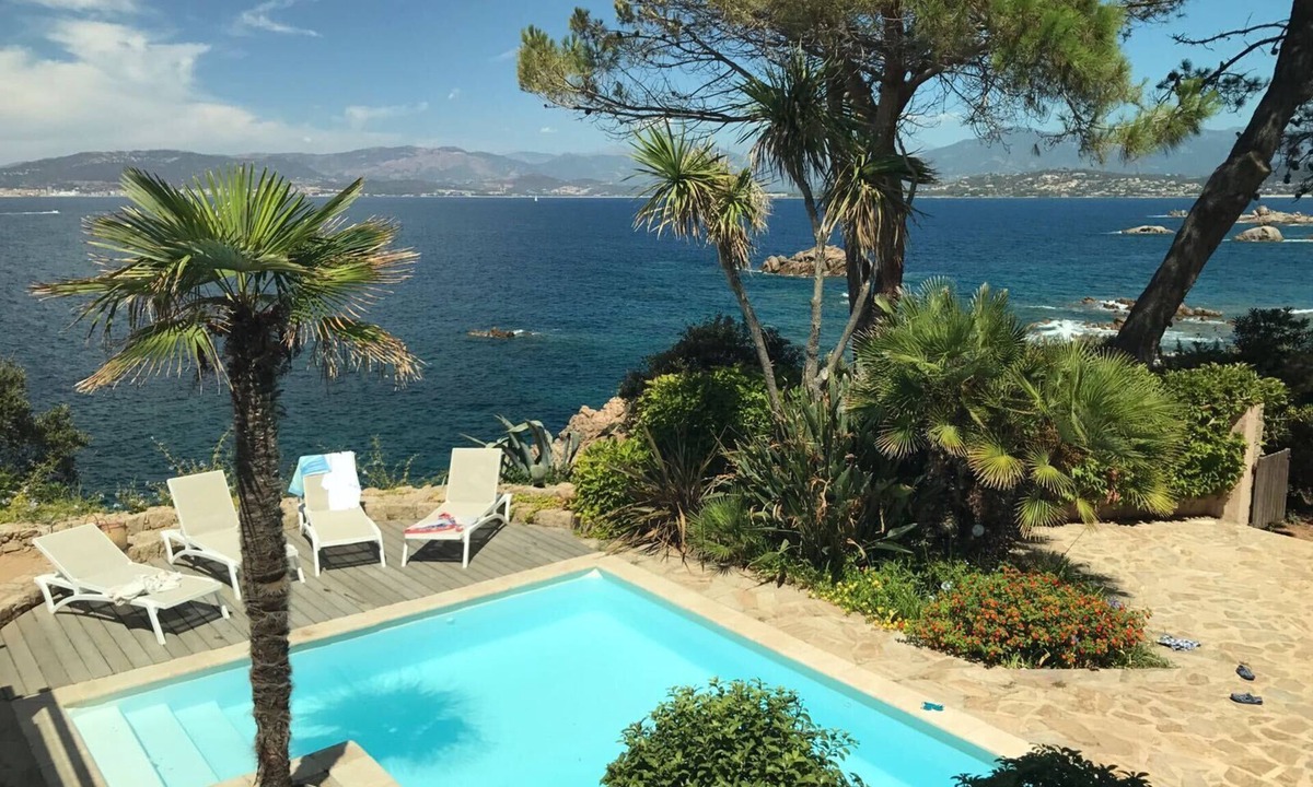 Isolella Villa | Waterfront villa unique location, private creek access, Isolella