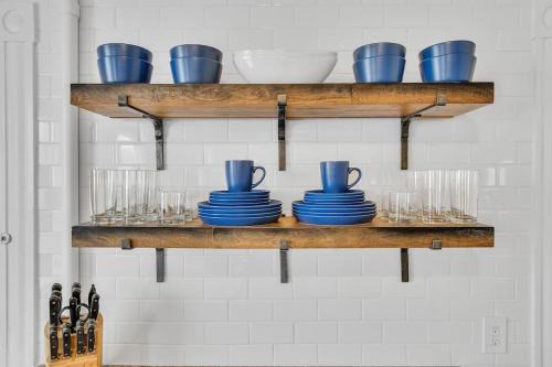 West Hartford Apartment | West Hartford Center: Cozy New England Apartment