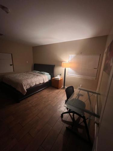 Sheely Farms House | West Valley King Room 94th