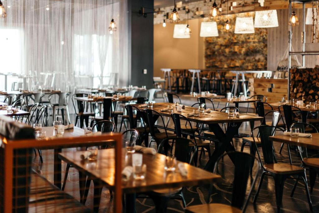 Downtown Reno Hotel | Whitney Peak Hotel Reno, Tapestry Collection by Hilton