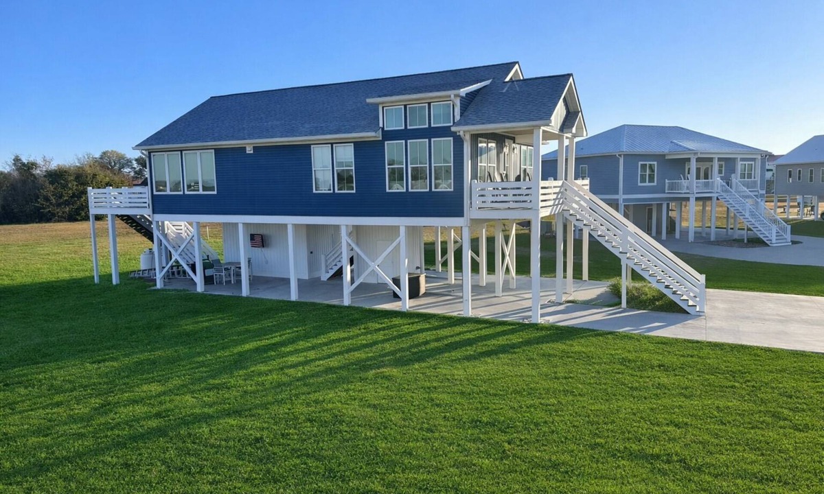 Newport House | Wide Open Spaces - Near Emerald Isle