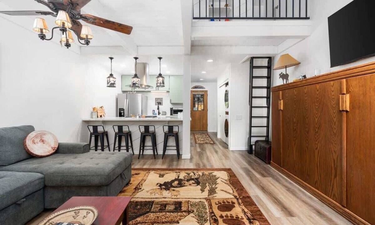 Shaver Lake Condo | Wilderness Hideaway | Pool & Spa Access