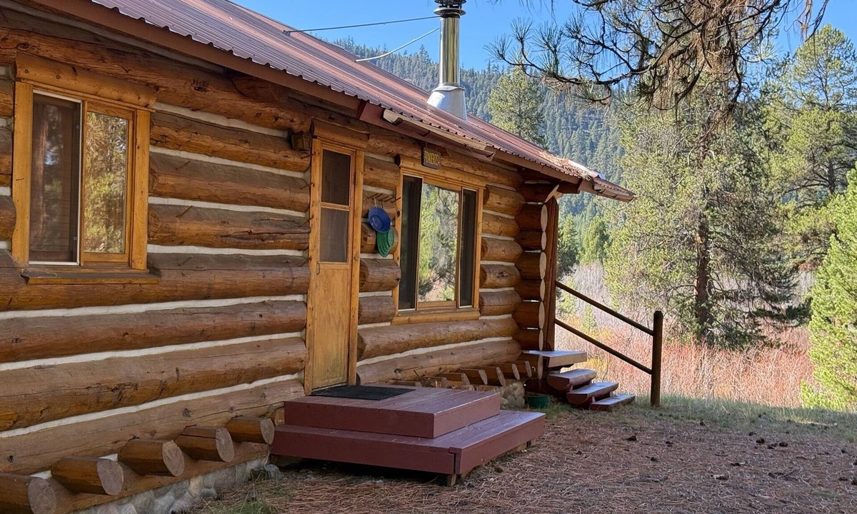 Darby Cabin | Wilderness, wildlife, and fishing cabin