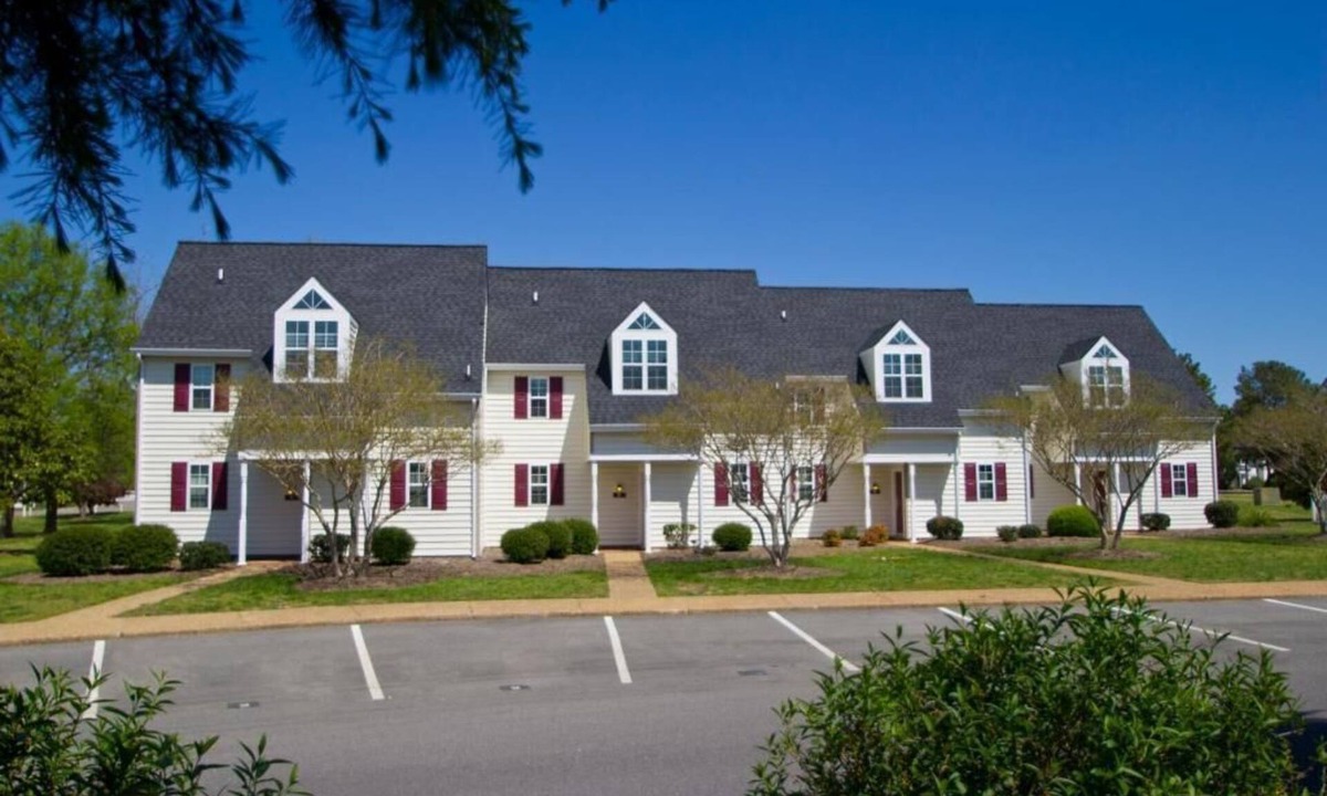 Berkeley Villa | Williamsburg | Historic Retreat | Pool & Tennis | 2BR