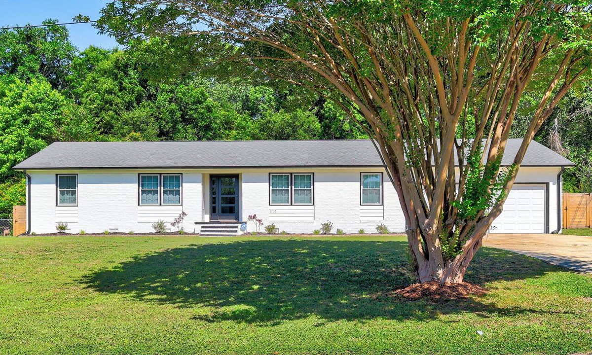Wilmington House | Wilmington Coastal Retreat 3BR Near Beaches!
