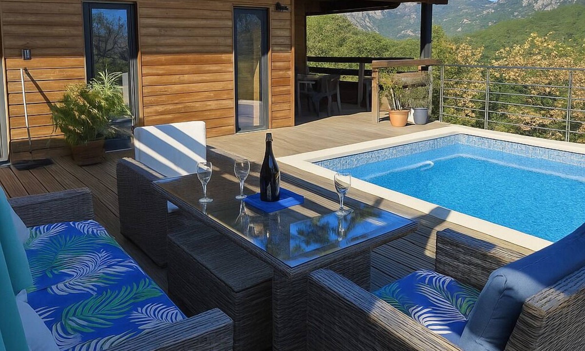 Zonza House | Wooden villa, panoramic views, close to the beaches & natural pools of the Cavu