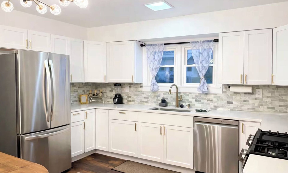 Town of Pines House | Woodland Crossing 1220, 4bed home, W/D & Dishwasher. Near Beach & Nat'l Park
