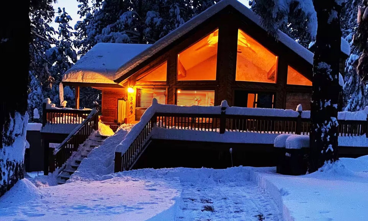 Kachina Village Cabin | Woodrow’s Cabin-pet friends-Kaibab forest-Snowbowl