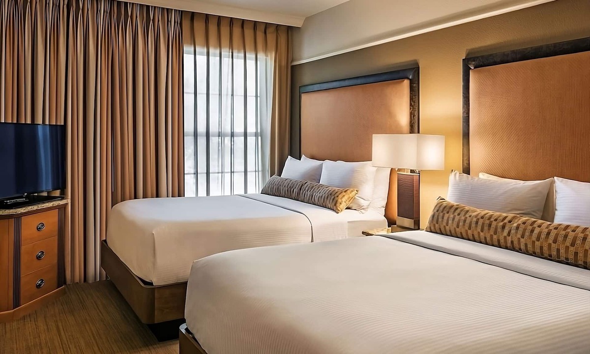 Gainey Village Villas Hotel | Your Gateway to Scottsdale's Wonders: Elegant Suites Await! Paws Friendly, Pool