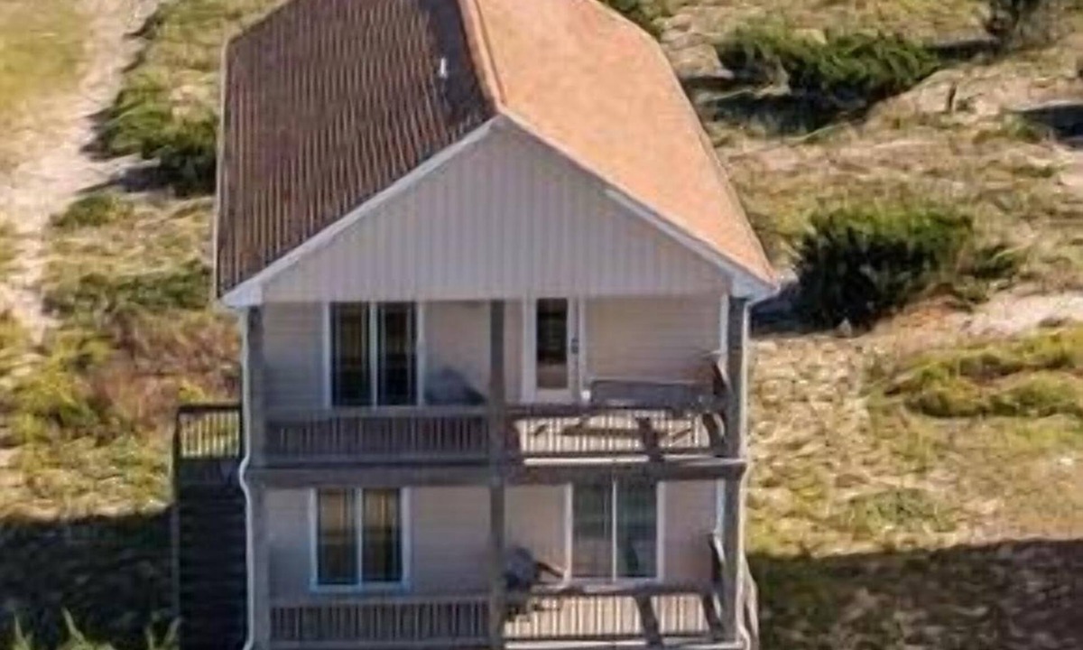 Topsail Beach Cottage | Your Slice of Heaven on Topsail Island