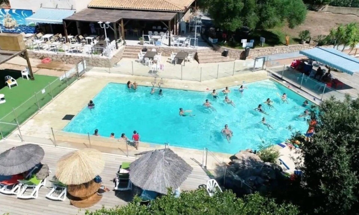 Pinarellu Cabin | ZEcamping 3* 1km plage piscine dog friendly animations chalet BBQ 18m2