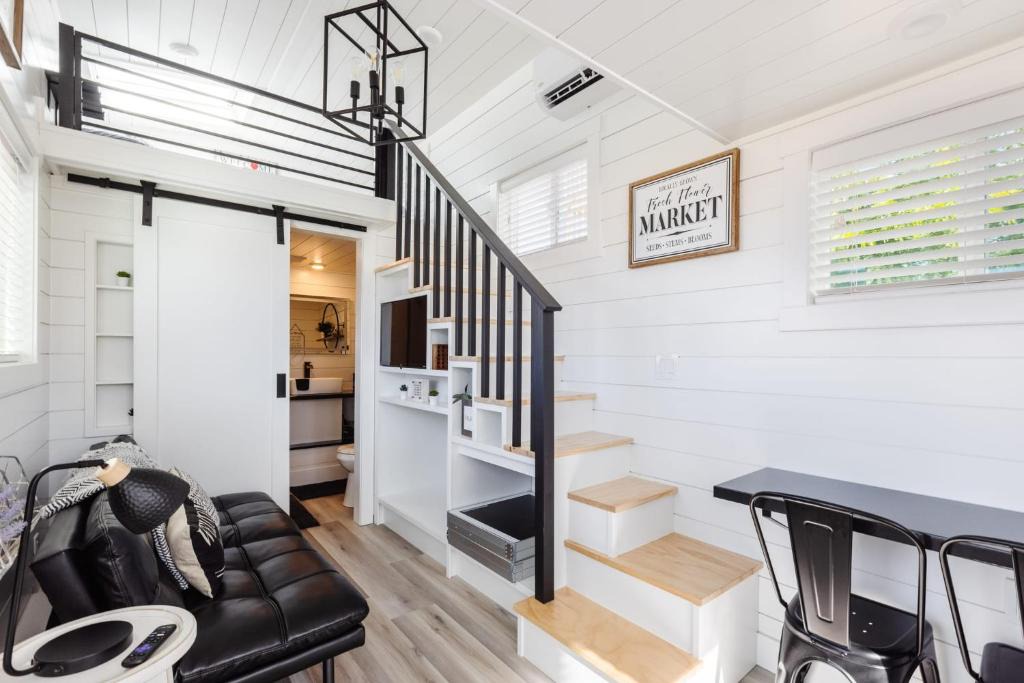 Apple Valley House | Zion Basecamp, Tiny Home Near National Park
