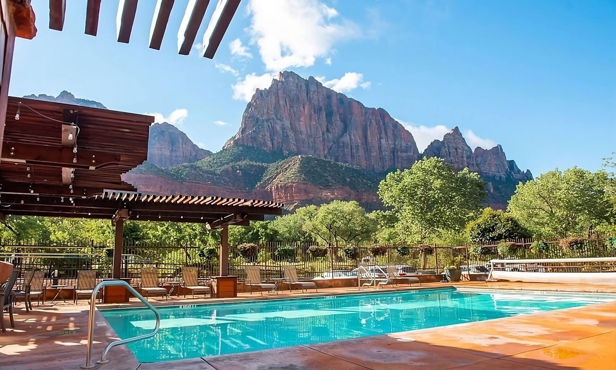 Zion National Park South Entrance Hotel | Zion Park Stay | 1 Unit | Queen Hillside Rooms 0.7 Miles From Zion Nature Center