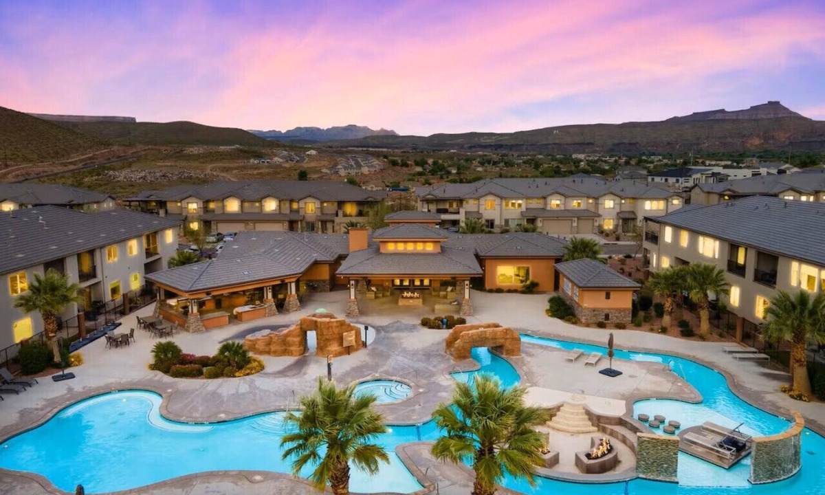 Hurricane Villa | Zion Village Oasis by the Pool w/Lazy River ☼