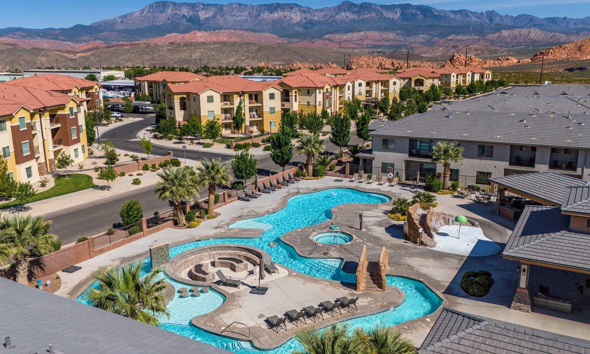 Hurricane House | Zion Village Resort 339 | Ping Pong Table, Mister system, Resort Pool and Amenities