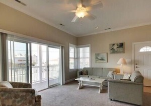 16th St - 3br/3ba occ 8, 2 blocks to beach and boards.