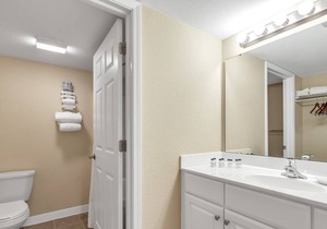Enjoy Spectacular Views of Kelleys Island at Glacier Suite 124