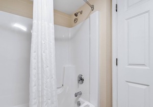 Enjoy Spectacular Views of Kelleys Island at Glacier Suite 124