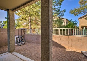 Family-Friendly Mesa Townhome with Pool Access!