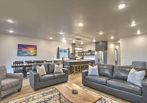 i-31 Getaway for 16 at Waterdance. 4 B/4.5BA with rec center-in/outdoor pools