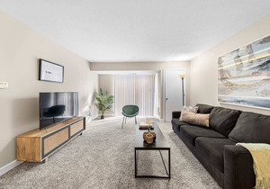 Kasa | Welcoming 2BD, Near the Chocolate Factory | South Bend