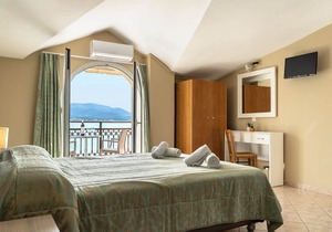 Studio Apartment 'Zois 11' with Sea View, Wi-Fi and Air Conditioning