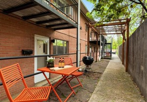 Stunning Downtown Condo - 5 min walk to Old Town!