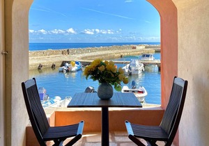 Two rooms + terrace, sea view, Erbalunga harbor