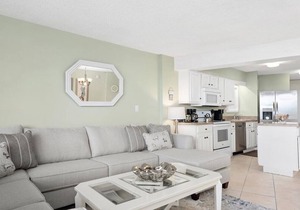 Wonderful 2 BR 2 BA Condo in an Oceanfront Building with Pool!