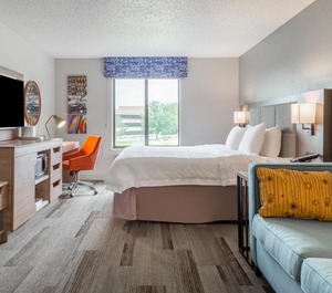 Hampton Inn La 