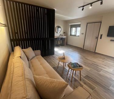 Markopoulon House | Χenion Inn - Athens Airport, Easy Check In Anytime