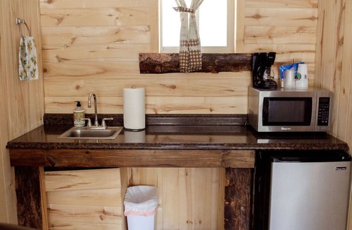 Sevier Apartment | 0126) Candy Suite 126