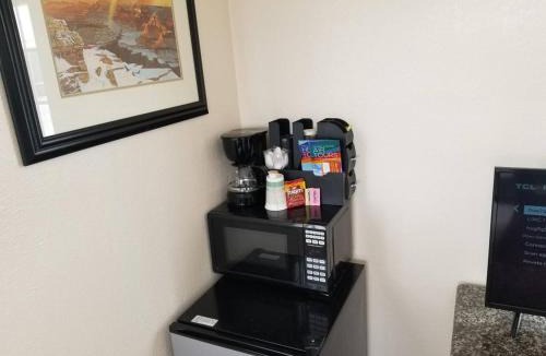 Valle Apartment | 083B Affordable Gateway near South Rim Sleeps 6