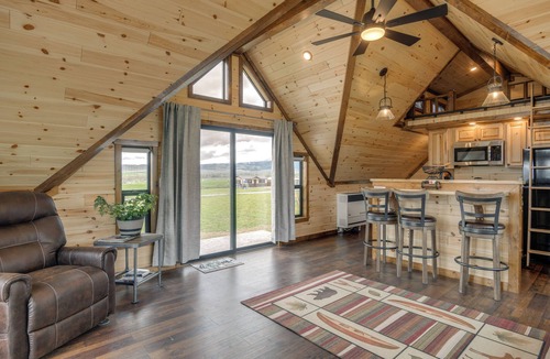 Alder Cabin | 1/2 Mi to Ruby River: Cabin w/Trail Access!