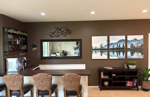Colbert House | 1, 2 or 3 rooms|Couples Retreat|Riverfront|Firepit